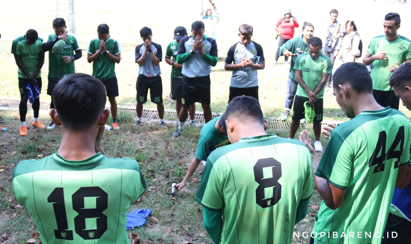 Skuad Persebaya Surabaya saat jalani latihan di Lapangan SIER, Kamis 23 Agustus 2018. (foto: Haris/ngopibareng)