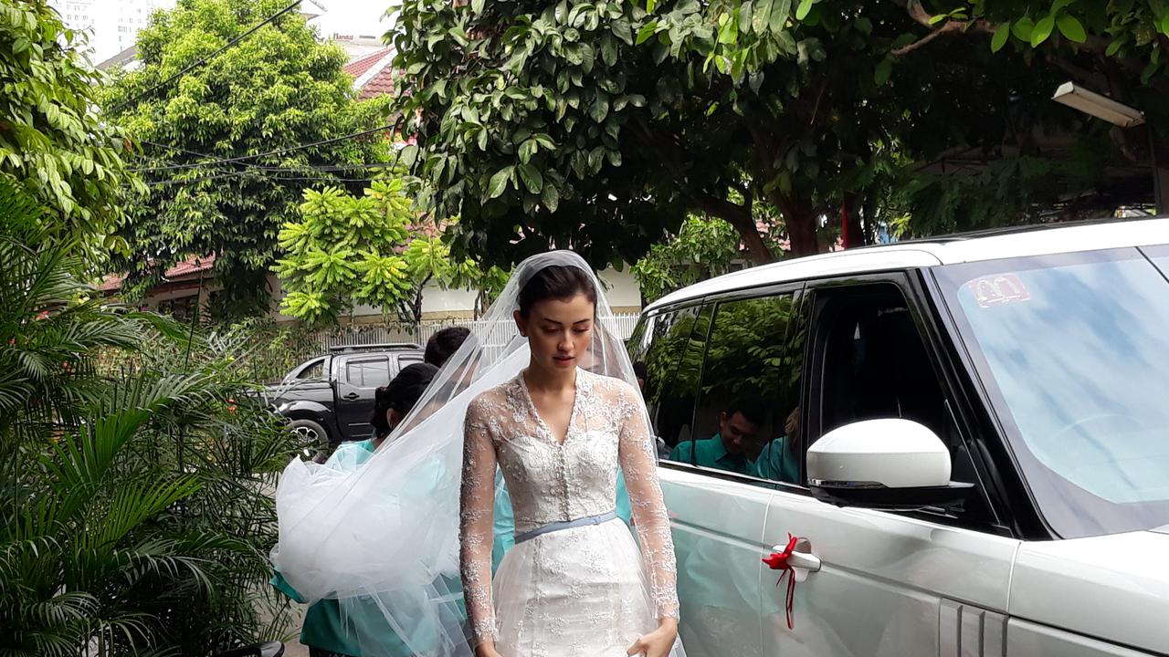 Akad nikah Kimberly Ryder dan Edward Akbar dilaksanakan di Masjid Al Ihsan Kebayoran, Minggu 26 Agustus 2018 pagi.