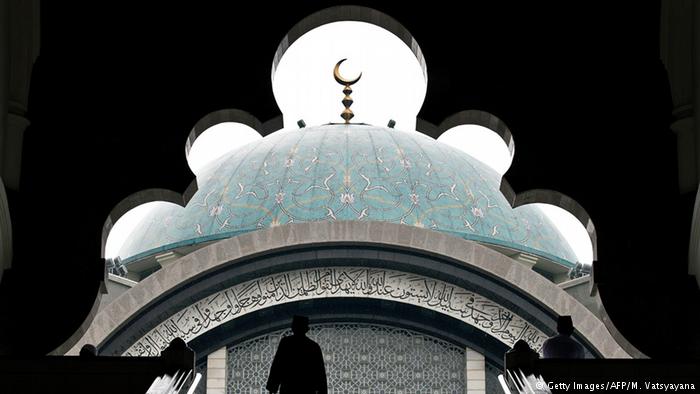 Masjid di Malaysia. (foto: deutsche welle)
