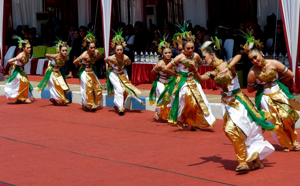 Salah satu tarian khas daerah Yogyakarta yang ditampilkan dalam pawai budaya Kota Probolinggo