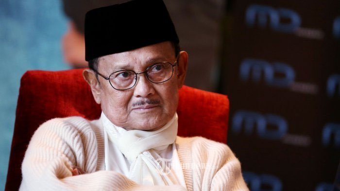 Bacharuddin Jusuf (BJ) Habibie.