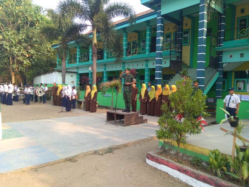 Dandim 0815 Saat Menjadi Irup DI SMP Al-Ishlah Trowulan