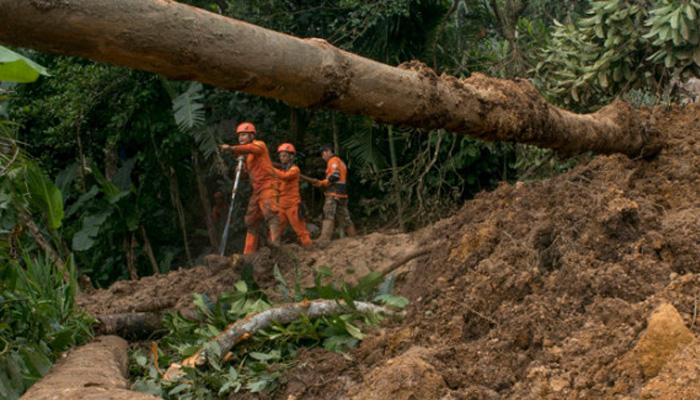 ilustrasi longsor. (Foto: Antara)