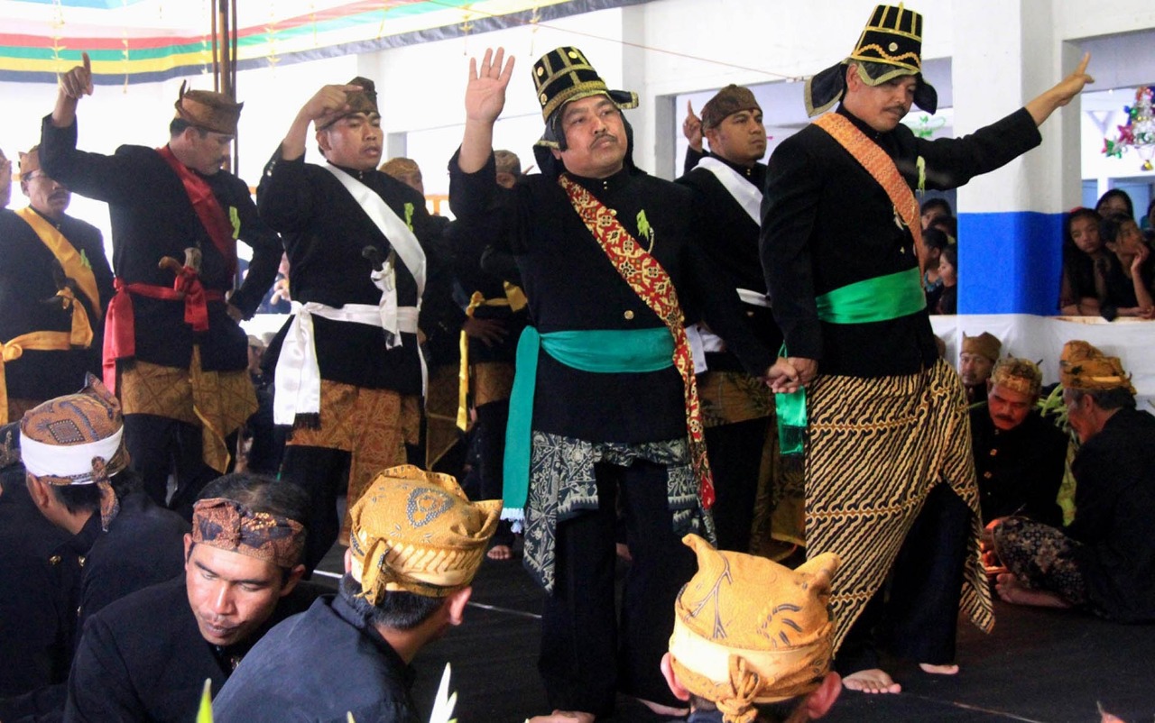 Tari Sodoran mewarnai Hari Raya Karo di masyarakat Tengger. Selalu ada dan diadakan. foto: isa/ngopibareng.id