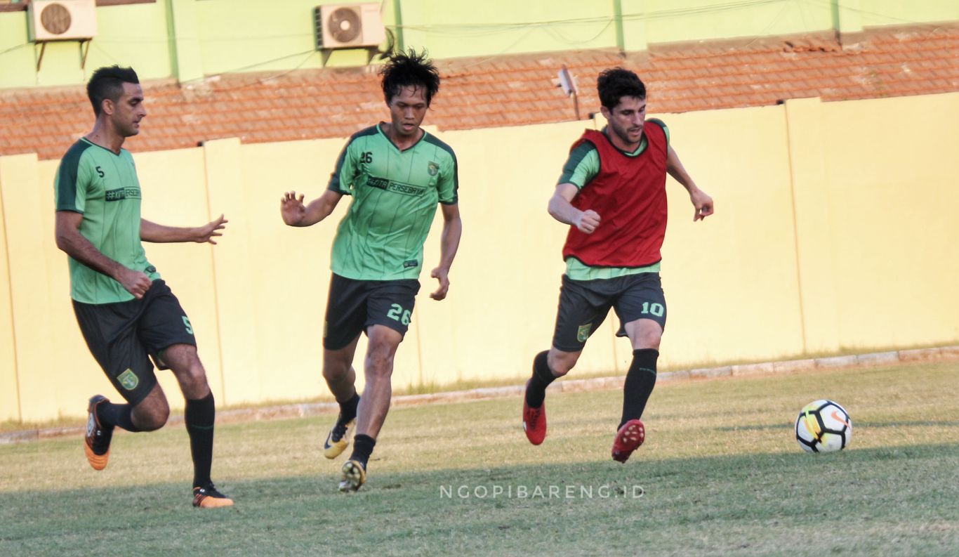 Skuad Persebaya Surabaya saat berlatih di lapangan Jenggolo, Sidoarjo, Rabu 29 Agustus 2018. (foto: Haris/ngopibareng)