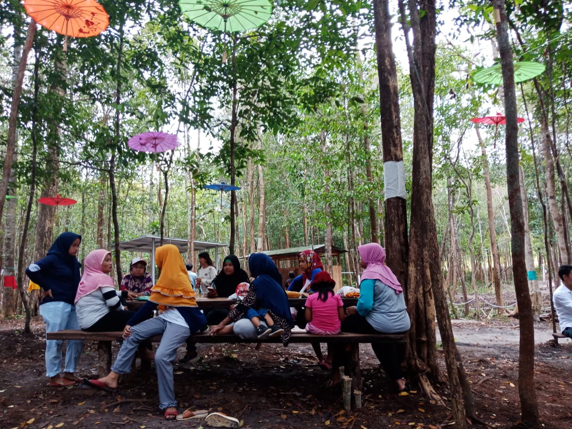 Pasar di dalam hutan. foto:genpi