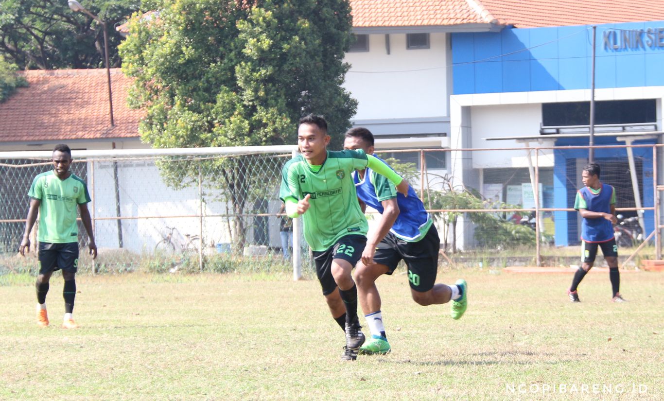 Skuad Persebaya Surabaya saat jalani latihan di Lapangan Sier Rungkut. Foto: Haris/ngopibareng.id