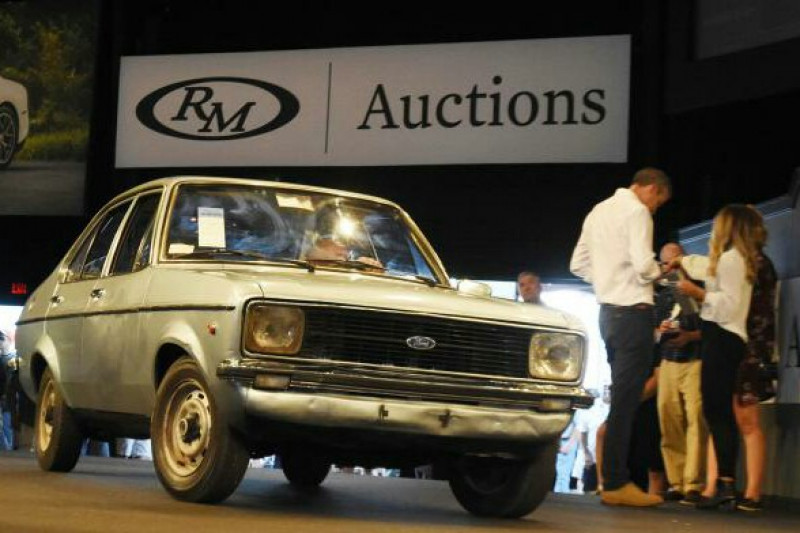 Mobil Ford Escort 1976 yang pernah dimiliki oleh Paus Yohanes Paulus II (Foto: Associated Press)