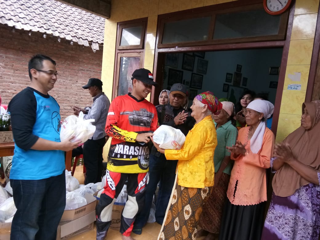 Dandim 0815 Saat Bakti Sosial Di Desa Jembul, Jatirejo, Mojokerto 