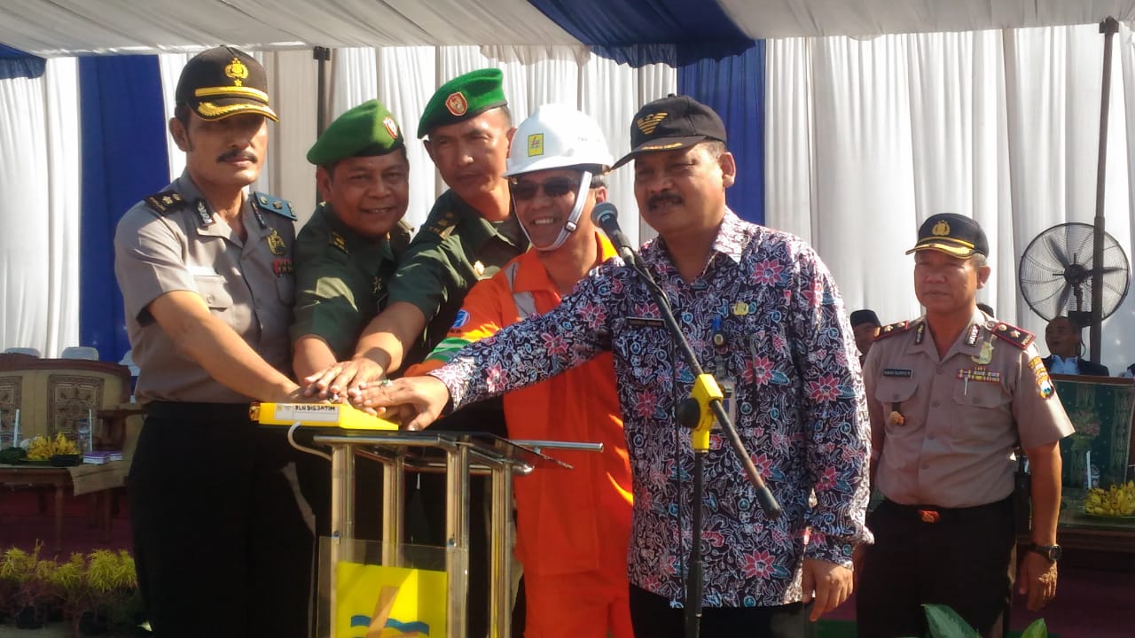 Penekanan Sirine Tanda Dimulainya Bakti PDKB PLN Distribusi Jatim 