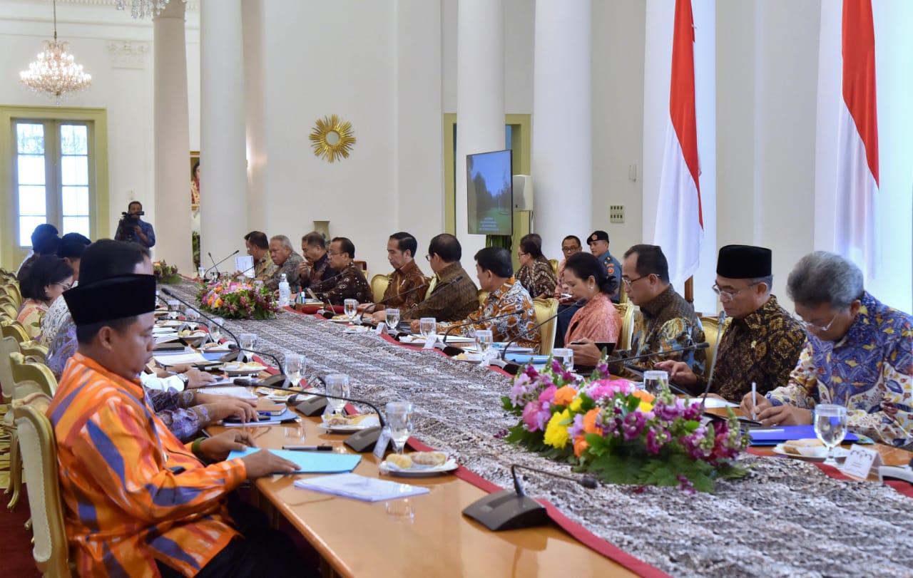 Presiden memimpin langsung rapat terbatas untuk membahas persiapan Asian Para Games 2018. foto:istimewa/setpres/kemenpar