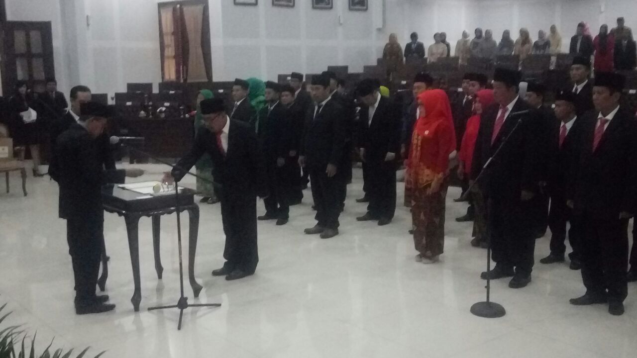 Pelantikan anggota PAW DPRD Kota Malang.