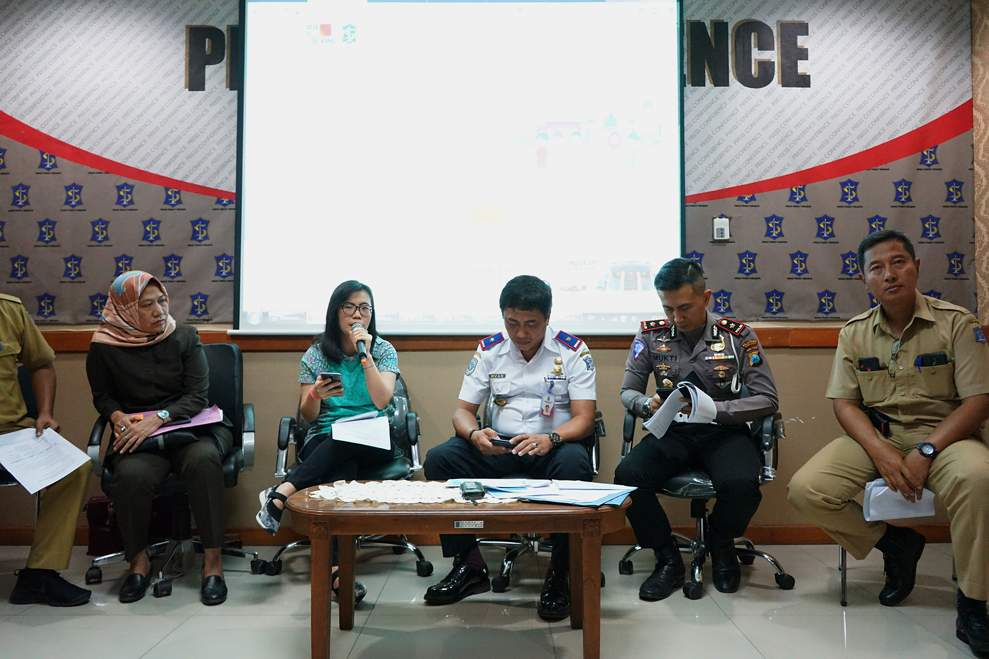 Konferensi pers UCLG Aspac, di Kantor Bagian Humas Pemkot Surabaya, Senin, 10 September 2018. (foto: farid/ngopibareng.id) 