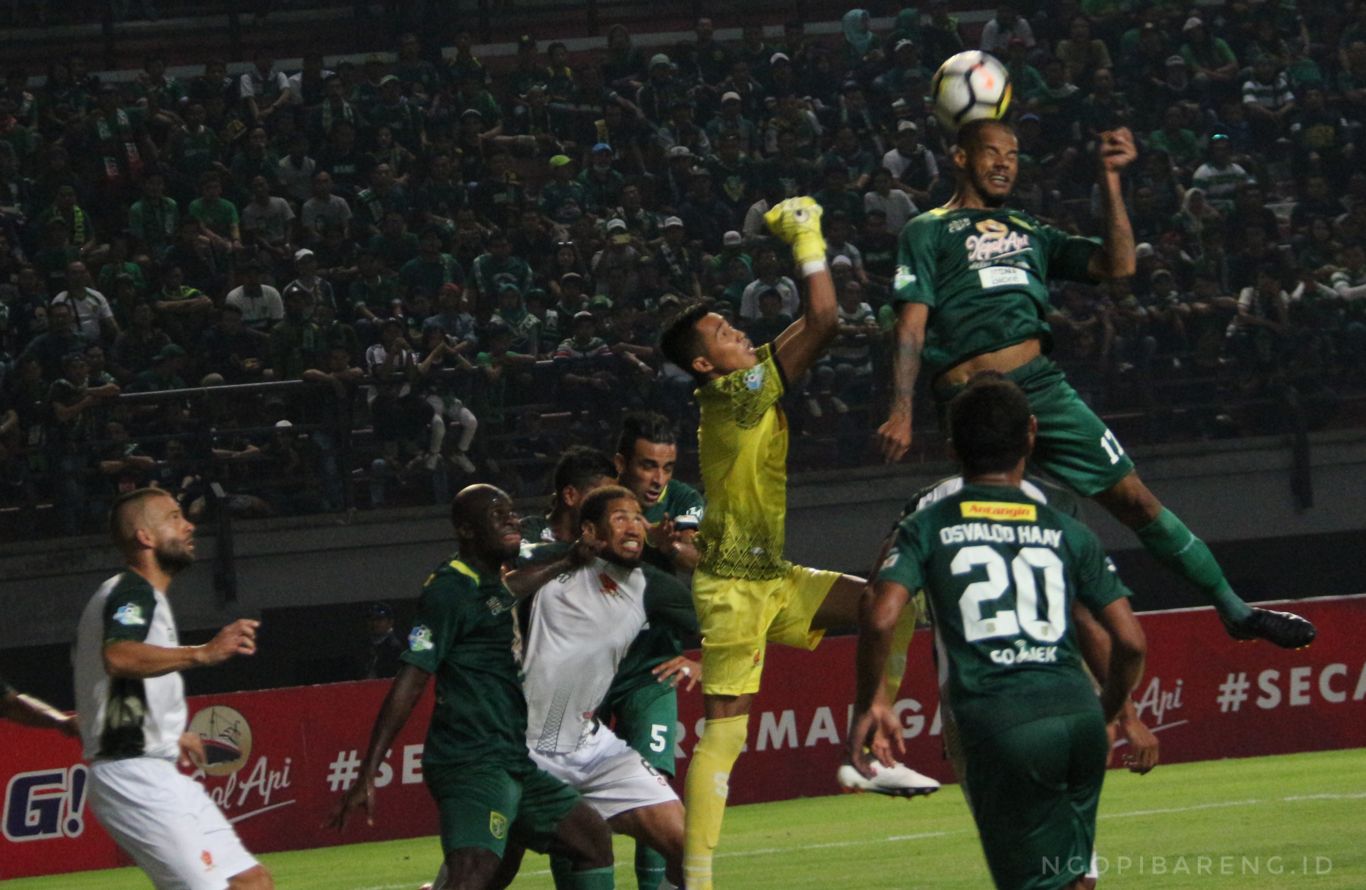 Persebaya vs PS TIRA. (foto: Haris/ngopibareng)