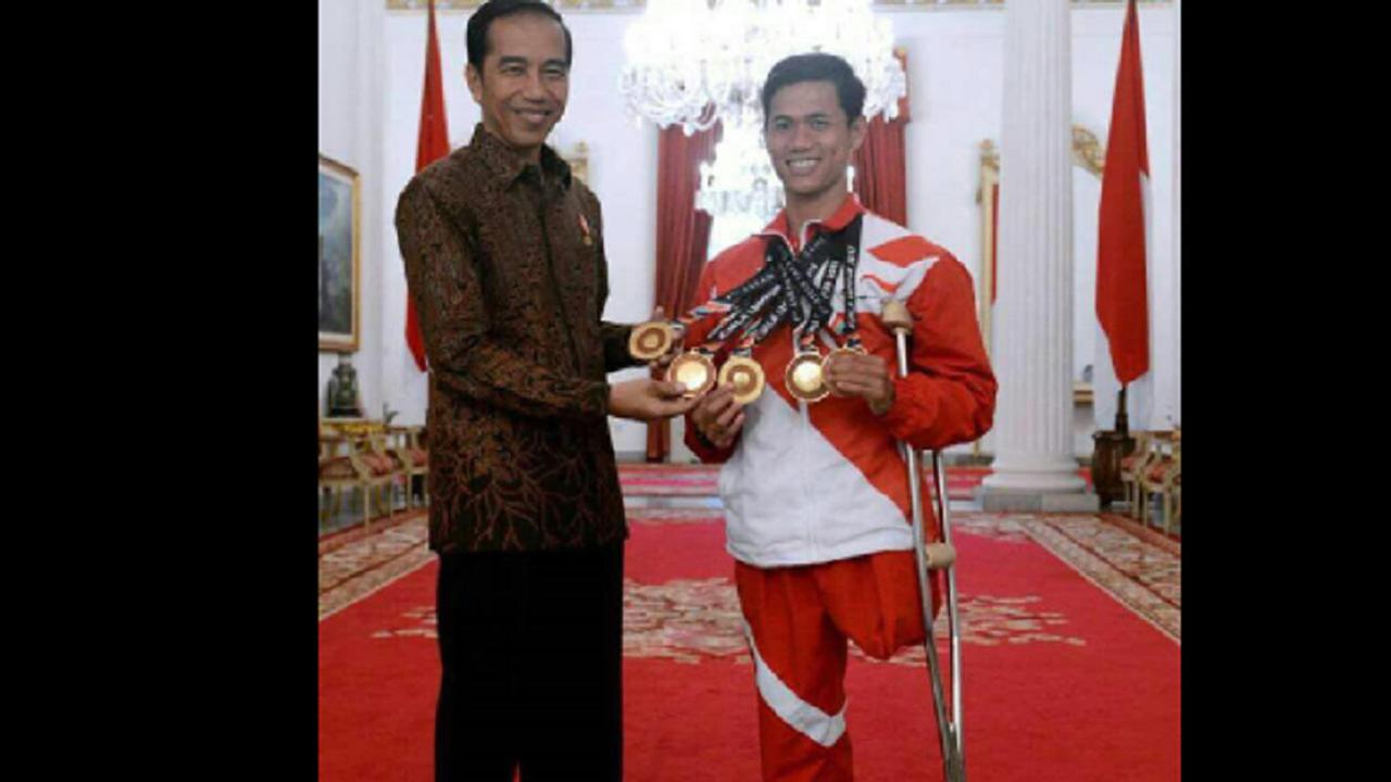 Jendi Panggabean bersama Presiden Joko Widodo (Jokowi).