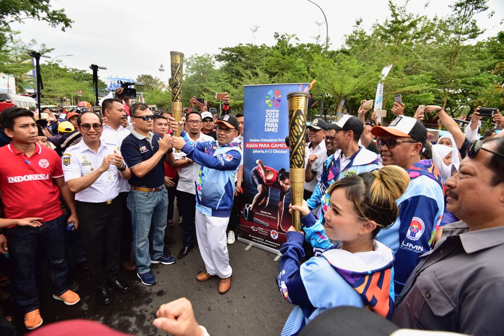 Seru penyambutan, meriah, semua menyabut gembira. foto:ist/voa