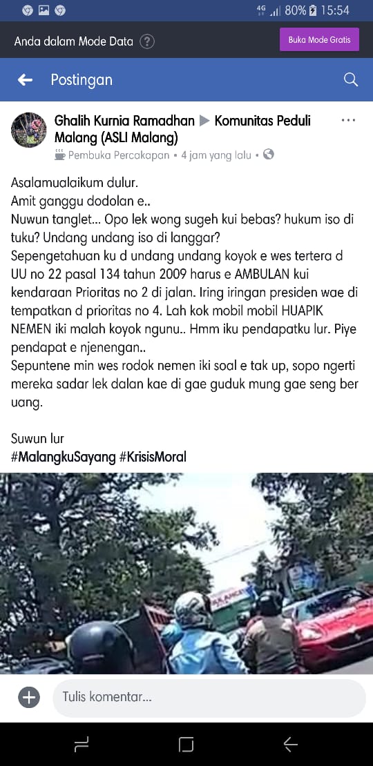 Unggahan foto di Facebook.