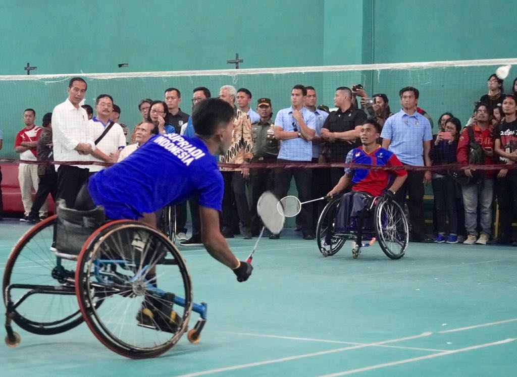 Presiden Joko Widodo meninjau persiapan pelaksanaan Asian Para Games di Hartono Trade Center, Sukoharjo, Jawa Tengah, Sabtu, 15 September 2018. (Foto: Biro Pers Setpres)