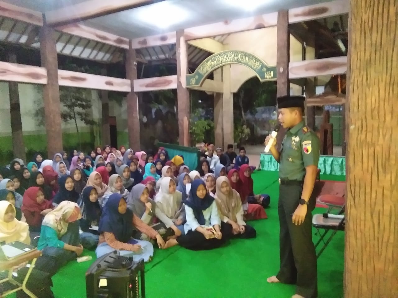 Dandim 0815 Saat Ceramah Kebangsaan Di Ponpes Al-Khodijah