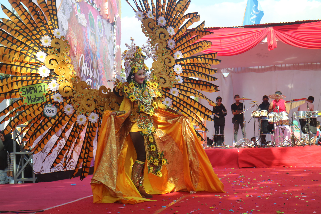 Malang Flower Carnival (MFC) 2018 di Jalan Simpang Balapan, Kota Malang, Jawa Timur pada Minggu 16 September 2018. (Foto: Dokumentasi Pemkot Malang)