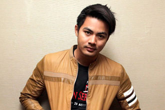 Guntur Triyoga.