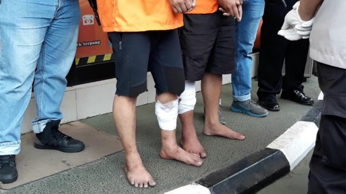 Kaki Richo dan kakaknya ditembak polisi lantaran kabur saat hendak ditangkap.