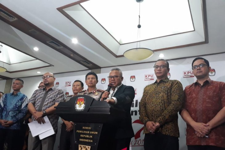 KPU umumkan daftar calon tetap anggota DPR RI dan DPD RI, Kamis, 20 September 2018. (Foto: Antara)