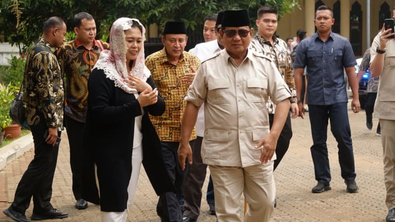 Yenny Wahid bersama Prabowo Subianto. Foto: kumparan.com