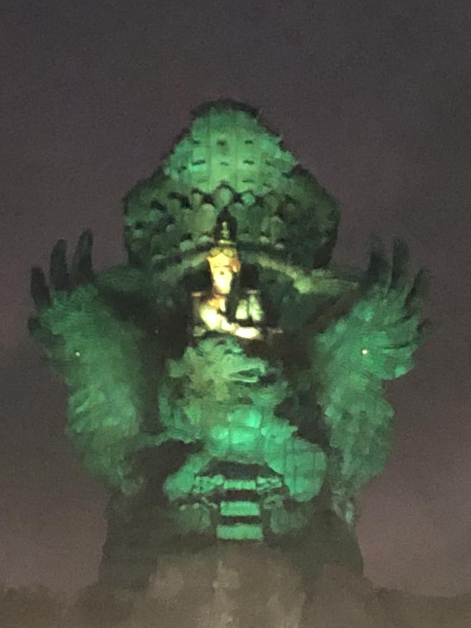 Patung Garuda Wisnu Kencana. (foto: rif/ngopibareng.id) 