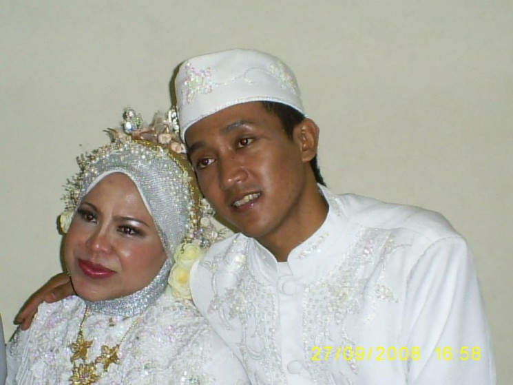 Pasangan Icha dan Tedi Pardiana.