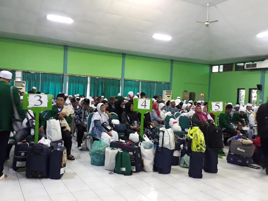 Kloter terakhir jamaah haji Jatim, tiba di Asrama Haji Debarkasi Surabaya, Selasa, 25 September 2018. (foto: istimewa) 