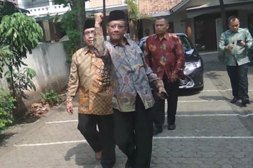 Mahfud MD saat tiba di kediaman Gus Dur. Foto: antara