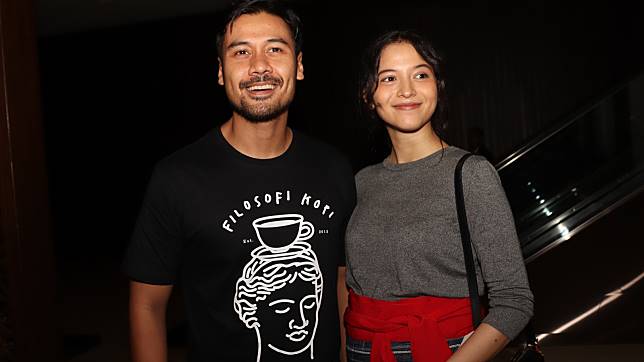 Pasangan Chicco Jerikho dan Putri Marino.