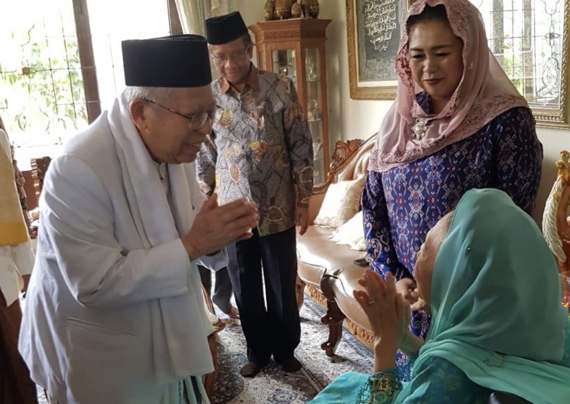 Ma'ruf Amin ketika diterima keluarga Gus Dur. Foto: GusDurian