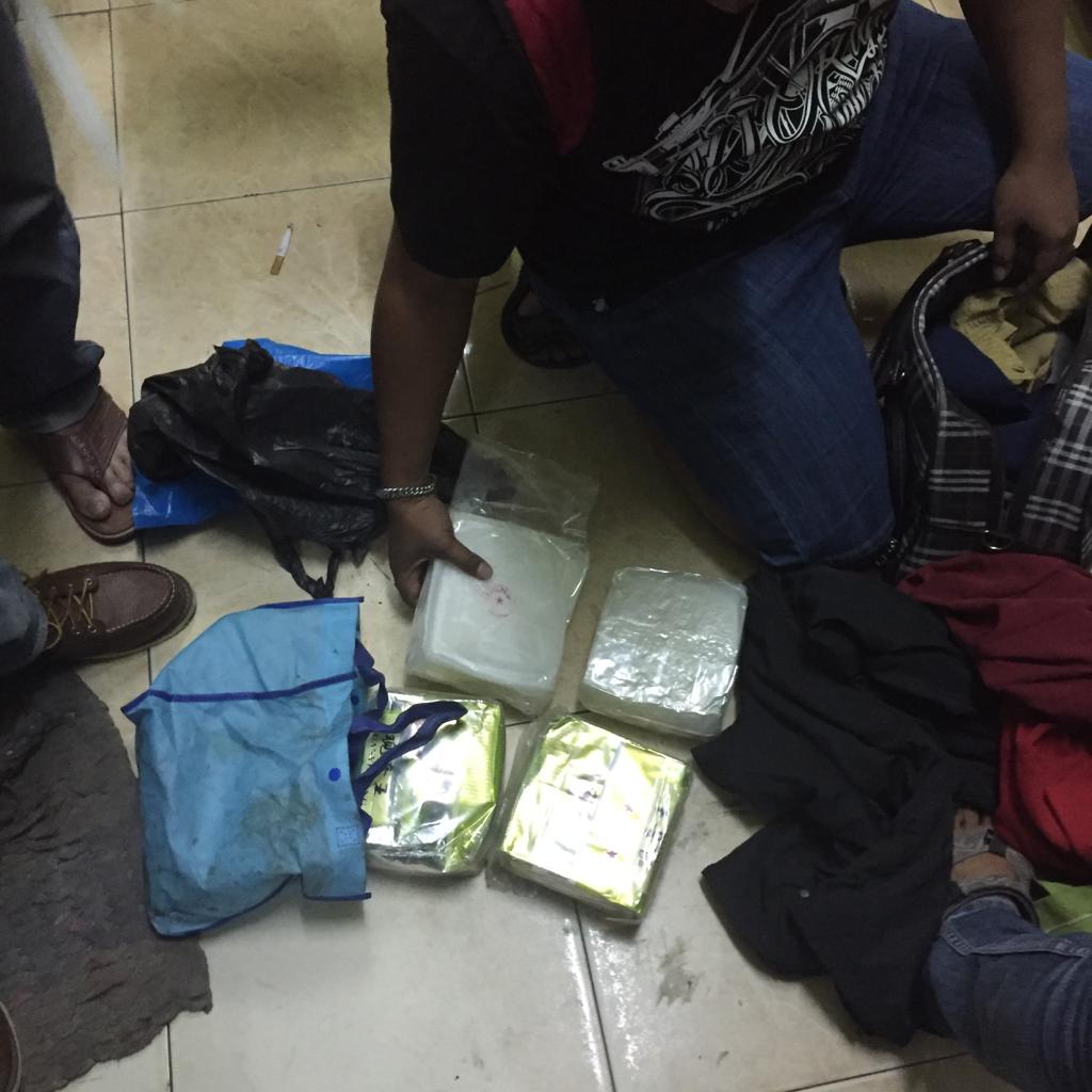 Barang bukti sabu keras seberat 4 kg  yang diamankan BNNP Jatim. ( Foto: Humas BNNP)