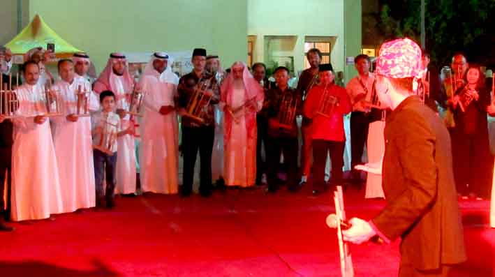 Diplomasi Bambu. Salah satu kegiatan diplomasi budaya yang diselenggarakan KBRI Riyadh dan sukses. (Foto: Erwan Widyarto)