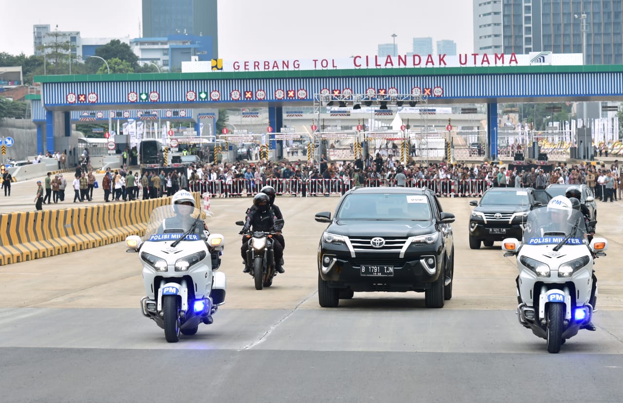 DIRESMIKAN: Jalan tol Depok-Antasari (Desari) seksi I ruas Antasari-Brigif pada Kamis, 27 September 2018 . (foto: setneg for ngopibareng.id)