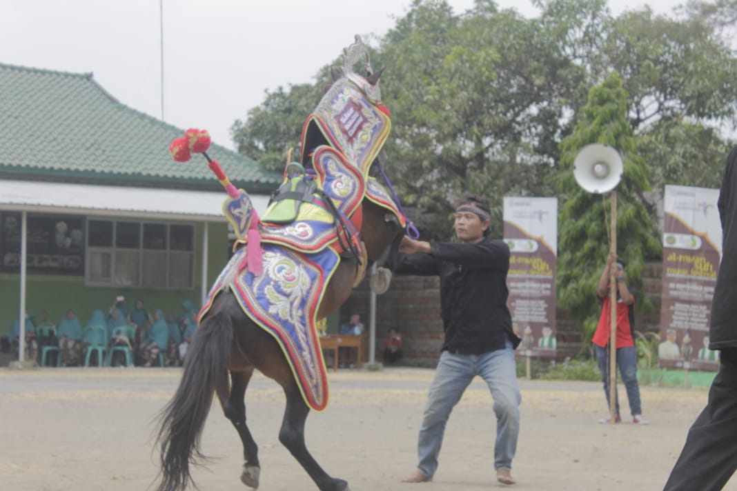 Menjinakkan kuda. foto:kemenpar