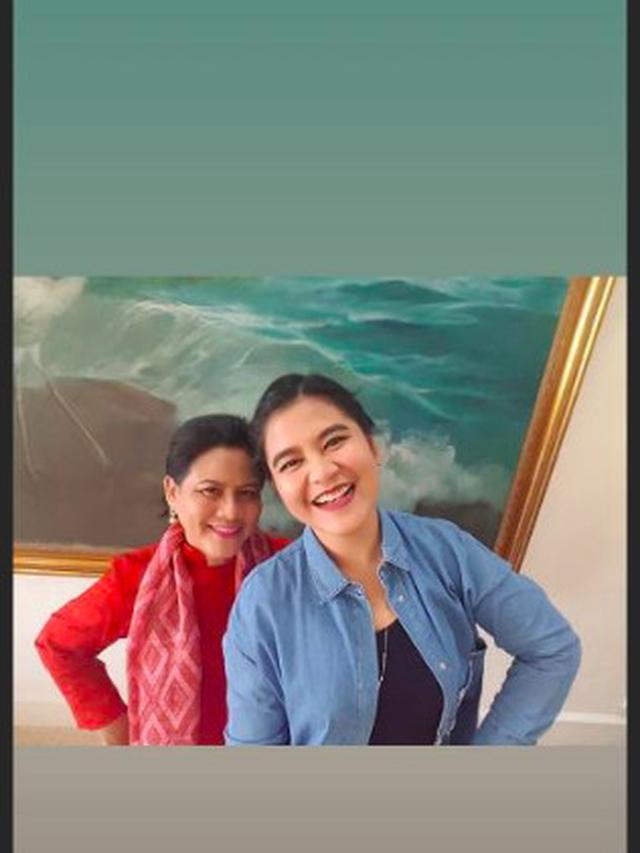 Kahiyang Ayu mengunggah swafoto dirinya dengan sang ibu. Foto: IG/ayangkahiyang.