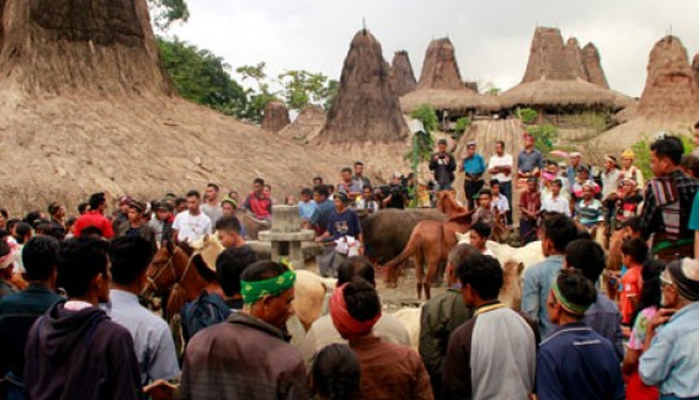 Ilustrasi warga Sumba, NTT yang berkumpul di tengah perkampungan (Foto: Antara/Kornelis Kaha)