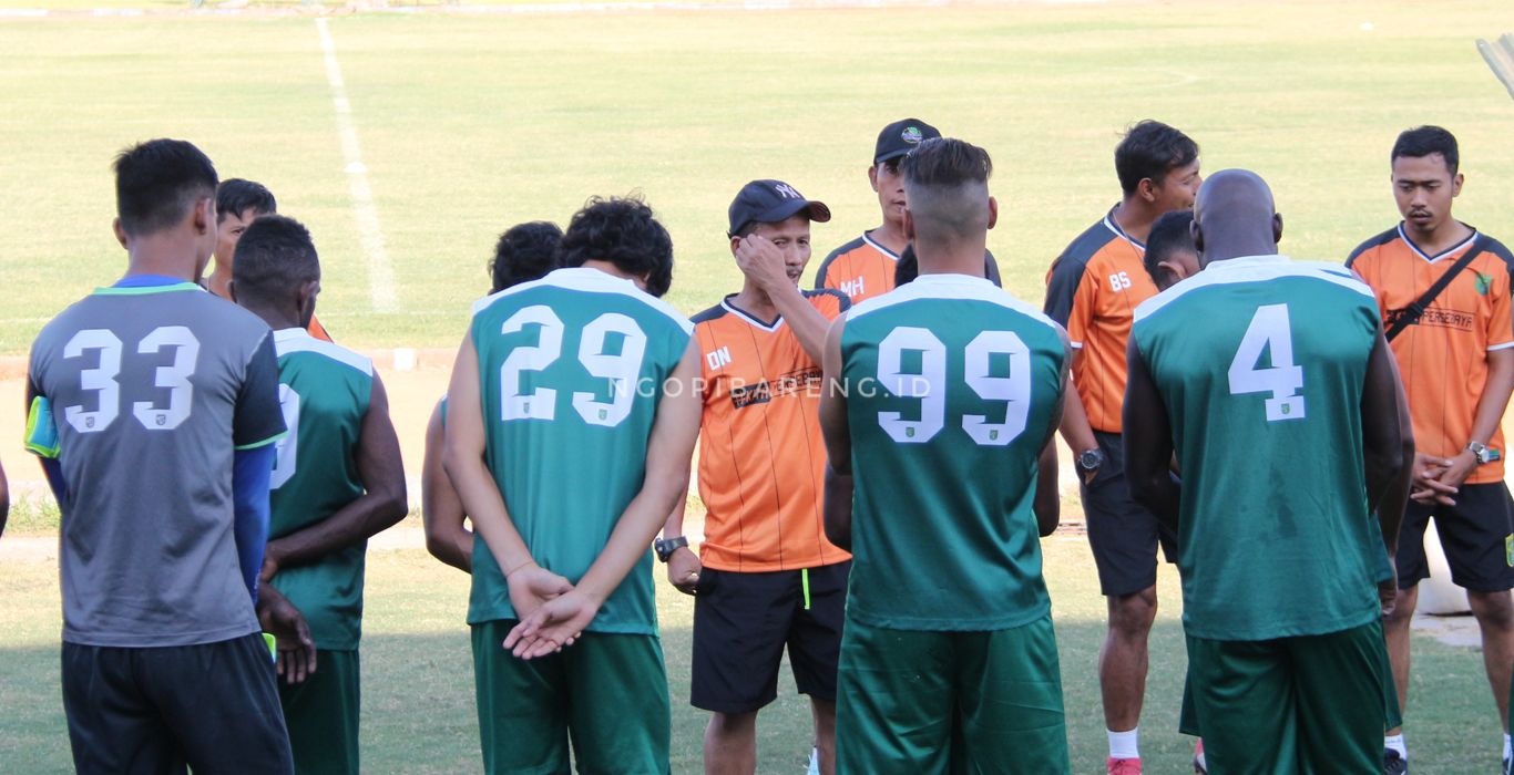 Suasana latihan tim Persebaya, di Lapangan Jenggolo, Selasa 2 Oktober 2018. (foto: Haris/ngopibareng)