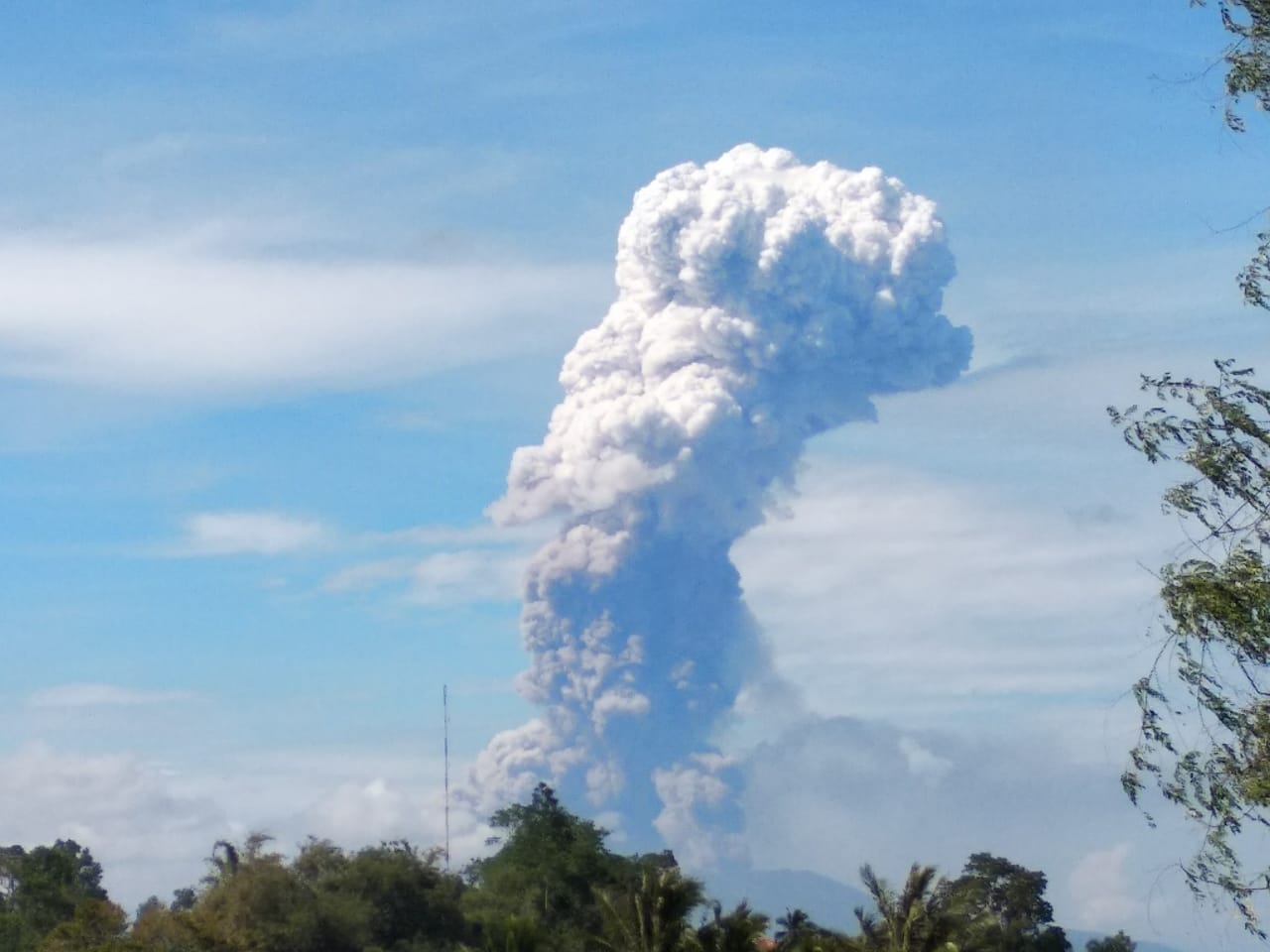 Letusan Gunung Soputan di Sulawesi Utara. Foto: BNPB