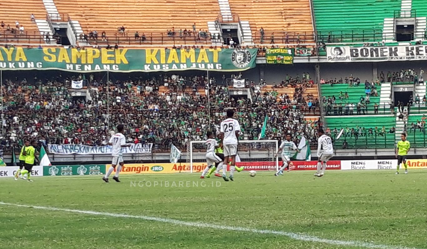 Uji coba Persebaya vs PS Kota Pahlawan, Rabu 3 Oktober 2018, di Stadion Gelora Bung Tomo, Surabaya. (Foto: Haris/ngopibareng.id)