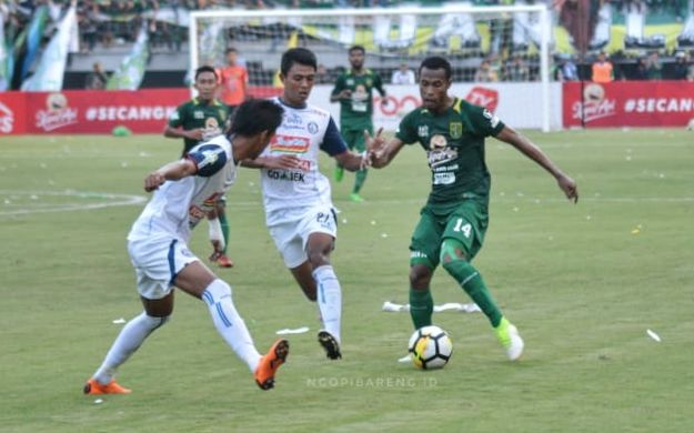 Persebaya vs Arema FC. (footo: Haris/ngopibareng)