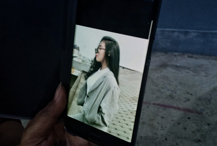 Fitri punya wajah cantik seperti adiknya, Ulfi.
