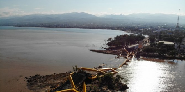 Kondisi Jembatan Kuning usai diguncang gempa dan tsunami Palu pada Jumat, 28 September 2018.