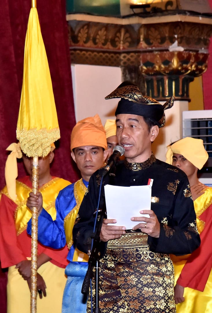 SAMBUTAN: Presiden Joko Widodo saat menyampaikan sambutan di Medan. (foto: setneg for ngopibarneg.id)
