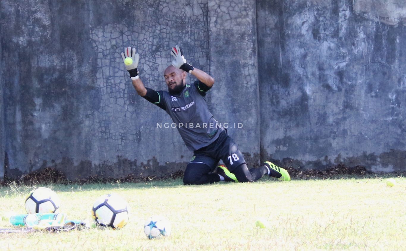 Kiper Persebaya, Alfonsius Kelvan. (foto: Haris/ngopibareng)