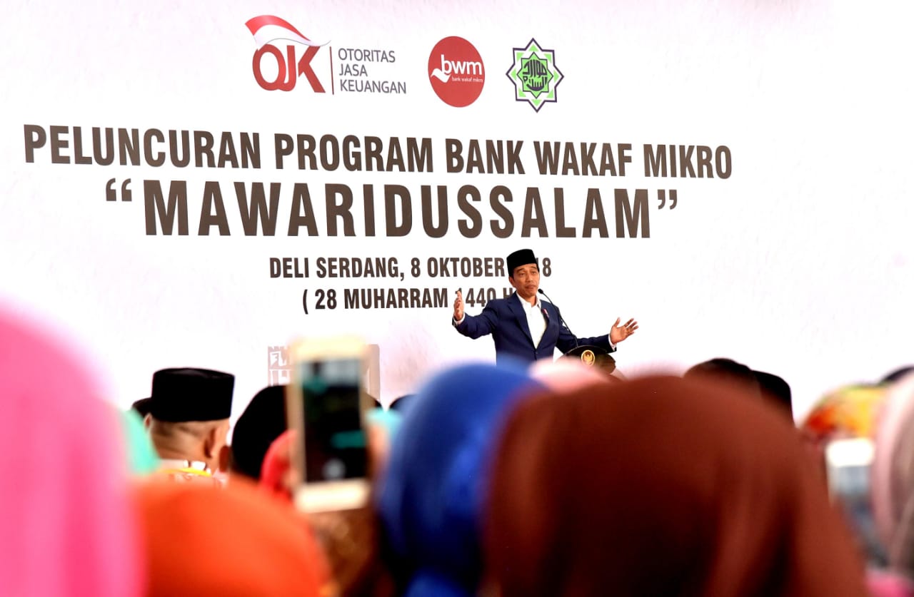 PERESMIAN: Presiden Joko Widodo saat di Pesantren Mawaridussalam, Desa Tumpatan Nibung, Kecamatan Batang Kuis, Kabupaten Deli Serdang.  (foto: setneg for ngopibareng.id)