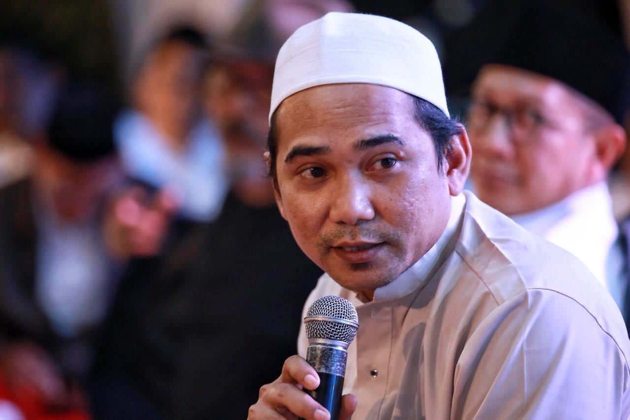 KH Reza Ahmad Zahid alias Gus Reza. (foto: dok ngopibareng.id)